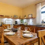 Pet Friendly Penthouse, Rooftop Jacuzzi With Views Lägenhet