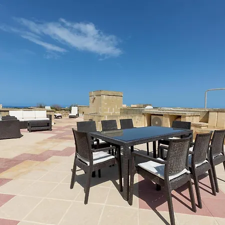Pet Friendly Penthouse, Rooftop Jacuzzi With Views Appartement *
