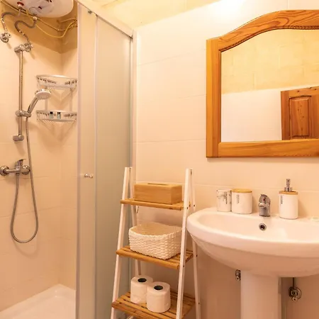 Appartement Pet Friendly Penthouse, Rooftop Jacuzzi With Views