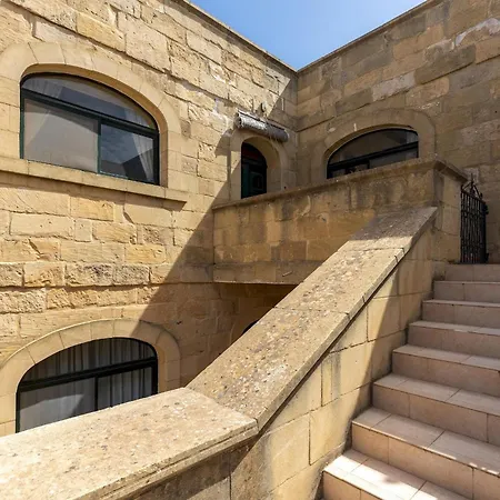 Pet Friendly Penthouse, Rooftop Jacuzzi With Views Appartement *