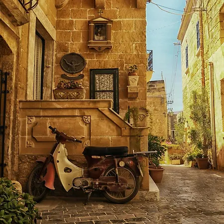 Pet Friendly Penthouse, Rooftop Jacuzzi With Views Apartment *