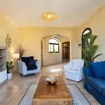 Apartmán Pet Friendly Penthouse, Rooftop Jacuzzi With Views *
