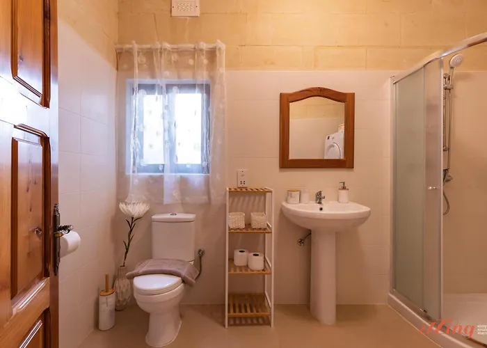 Pet Friendly Penthouse, Rooftop Jacuzzi With Views Appartement *