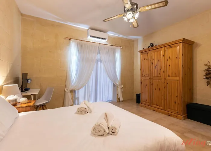 Pet Friendly Penthouse, Rooftop Jacuzzi With Views *