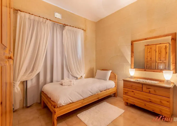 Pet Friendly Penthouse, Rooftop Jacuzzi With Views *