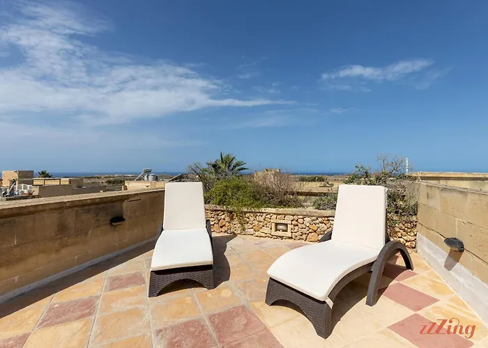 Appartement Pet Friendly Penthouse, Rooftop Jacuzzi With Views Għarb