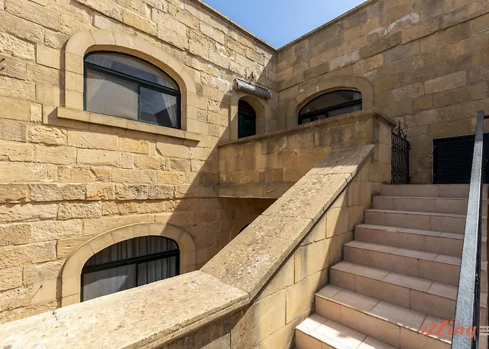 Pet Friendly Penthouse, Rooftop Jacuzzi With Views Appartement *