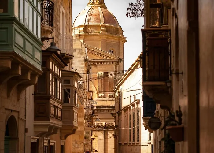 Pet Friendly Penthouse, Rooftop Jacuzzi With Views Appartamento