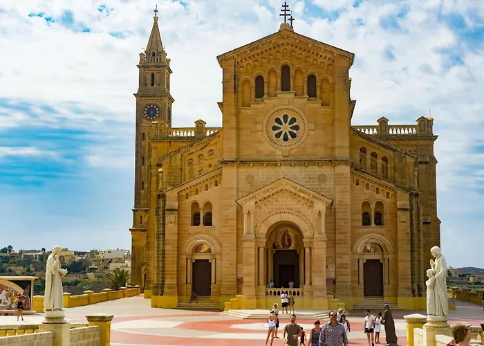 Pet Friendly Penthouse, Rooftop Jacuzzi With Views